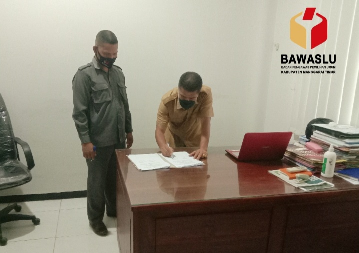 Jalin Kerjasama Informasi Publik, Bawaslu Matim Teken MoU