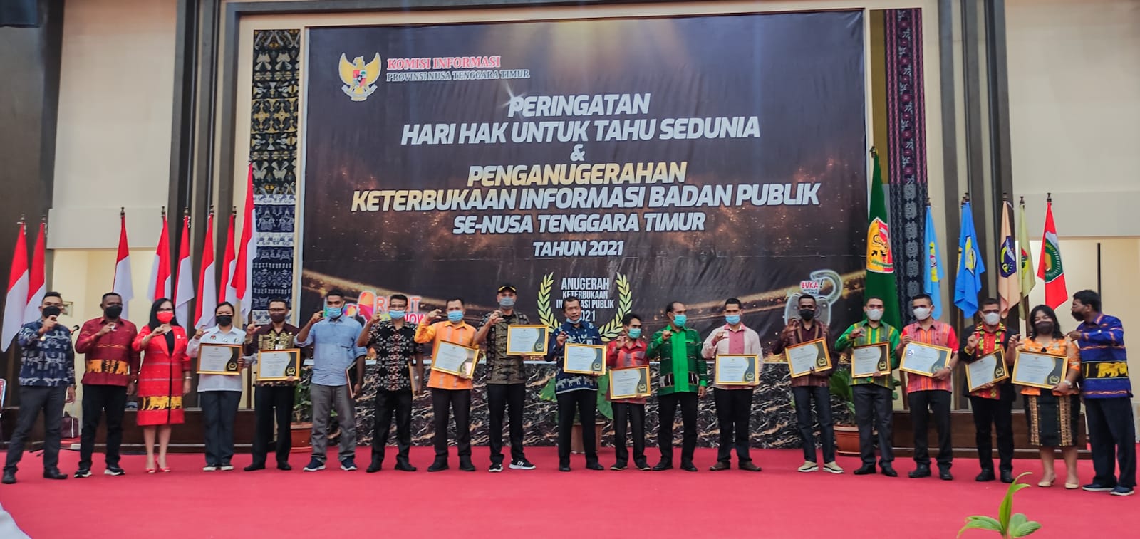 Bawaslu Matim Raih Penganugerahan Keterbukaan Informasi Publik