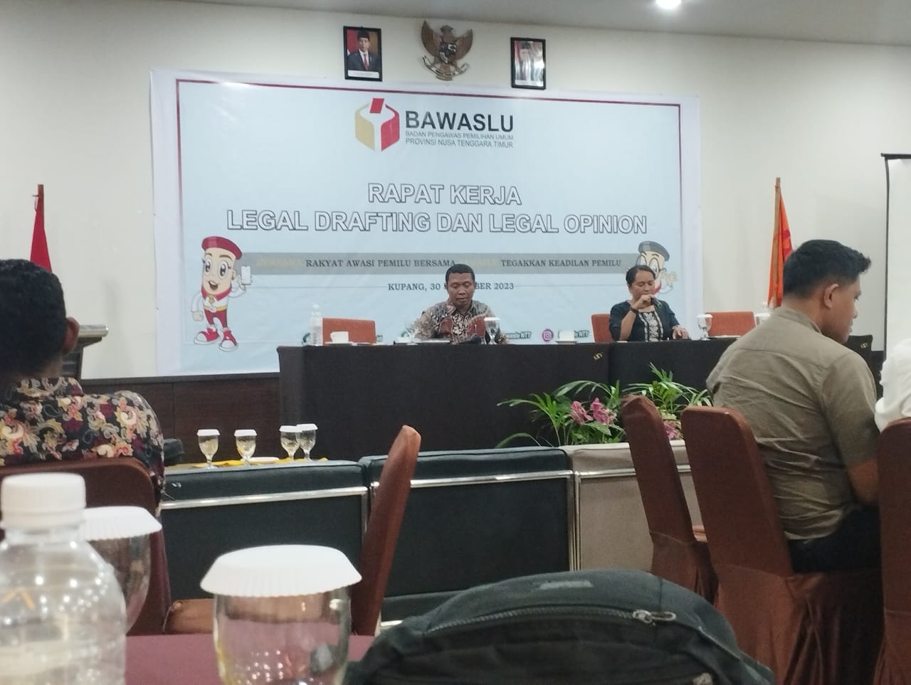 Bawaslu NTT Gelar Rapat Kerja Legal Drafting dan Legal Opinion