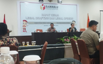 Bawaslu NTT Gelar Rapat Kerja Legal Drafting dan Legal Opinion