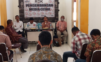 Bawaslu Matim Gelar RDK Pengembangan Media Cetak
